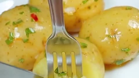 172-Batata inglesa ao molho - Que delicia.