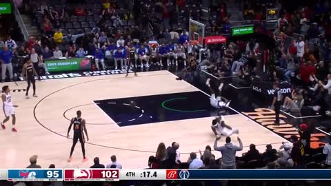 Trae Young loooong alleyoop pass to John Collins got Sixers falling like bowling pins 😂