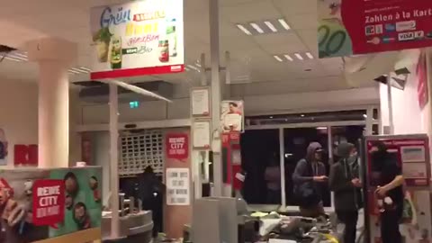 July 7 2017 Germany g20 3.1 Looting of a store