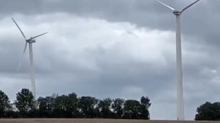 Wind turbine collapsed after a "wind gust" in Rostock, Germany
