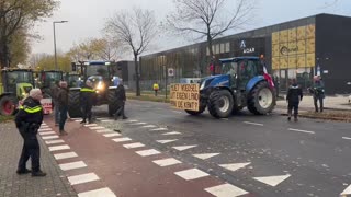 Farmers in the Netherlands protesting again !!!