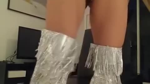 Booty shake dance on chair