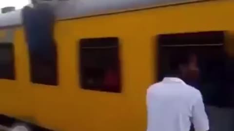 Funny train video overloaded with passengers