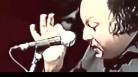 Beautiful qawali by Nusrat_Fateh Ali khan 😍