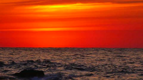 Timelapse - Lever de soleil sur la Méditerranée, France