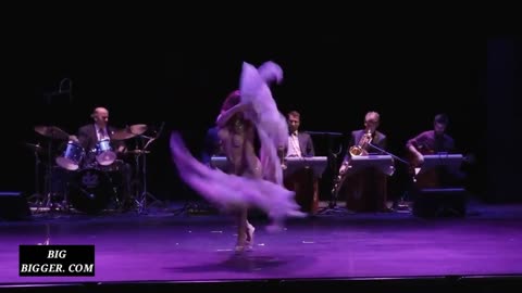 Sexy Girl Nude Dancing on Stage