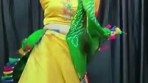 Beautiful gril dance steps