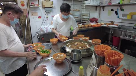 $5 Michelin Star Fish Ball Noodles in Singapore Hawker Street Food