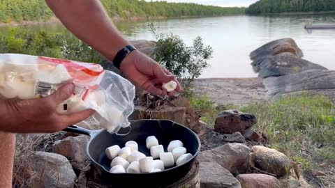 Delicious hack for dippable S'mores fondue in family size