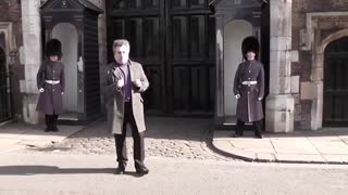 Man Dances in-front of Kings guard