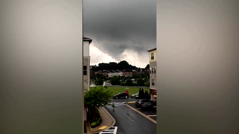 Video shows funnel clouds over highway in Maryland