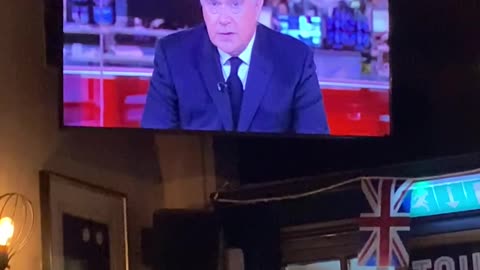 A Pub Watches BBC Announce The Queen's Death