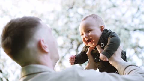 Watch How A Baby Boy Laughs when cuddled by Dad