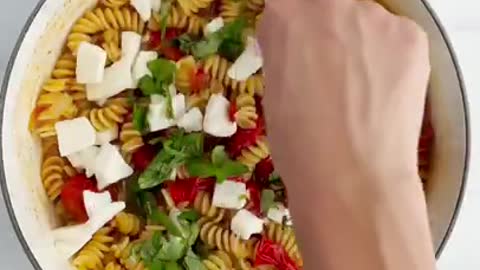 One Pot Caprese Pasta by Food Dolls