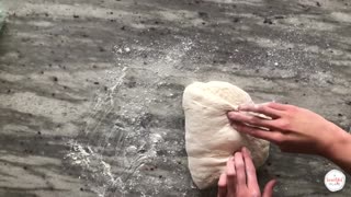 How to Make Artisan Sourdough Bread [Step-by-Step Process]