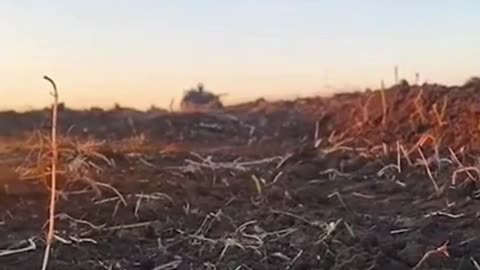 Ukrainian Paratroopers Blow Up A Russian Tank