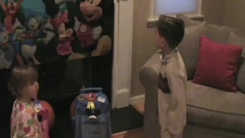 Kid Has Hilarious Reaction To Surprise Disney World Trip