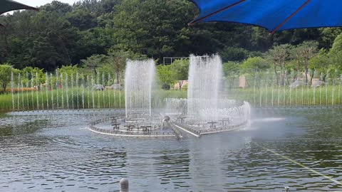 Dancing music fountain