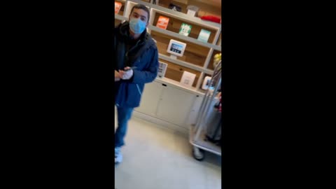 Woman freaks out at son of renowned jazz musician, falsely accuses teen of stealing iPhone