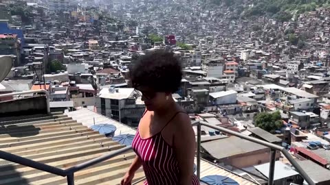 Residents in Rio slums endure winter heatwave