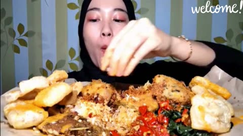 Sumptuous Nasi Padang Mukbang: Flooded with Flavorful Gulai Gravy