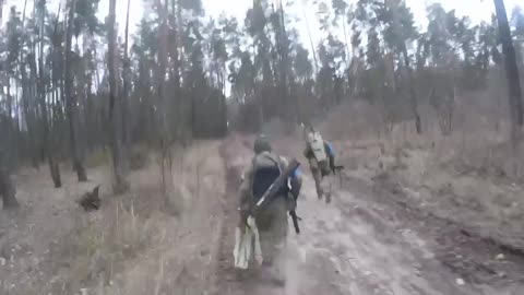 Ukraine war - UAF soldiers flee after shots fired