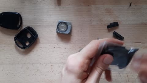 How to replace Toyota key shell/key fob and battery (Chinese key shell from Aliexpress)