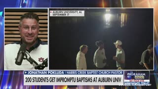 Pastor Speaks Out after Baptizing 200 College Students in Lake