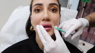 UK Blogger Ditches Lip Fillers And Tells Fans To Do Same