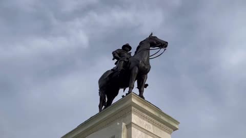 General Grant in front of the US Capitol Building