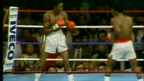 "Sugar" Ray Leonard vs Tommy "Hitman Hearns" I - Sep 16 1981 - Caesars Palace, Las Vegas, NV