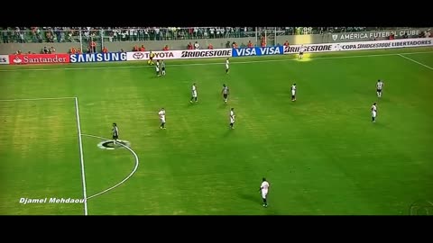 Ronaldinho: 14 Ridiculous Tricks That No One Expected to