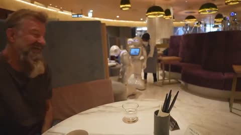 Restaurant in Japan staffed by robots