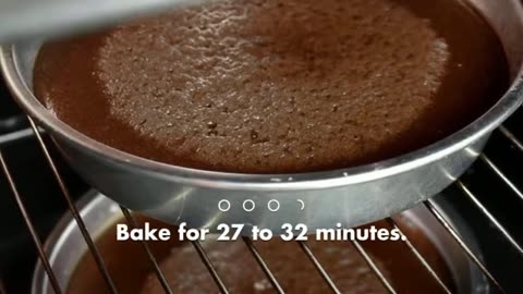 How to bake a 2 layer chocolate cake for beginners