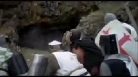 Monty Python e il Sacro Graal - Parte 6 (1975) questo,invece,è un film a basso costo basato su re Artù.Il film è una PARODIA DEL CICLO BRETONE,in particolare sulla ricerca del santo Graal.che dovranno vedersela con i "Cavalieri che dicono Tiè