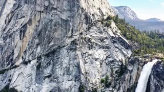 Yosemite National Park is famous for its waterfalls
