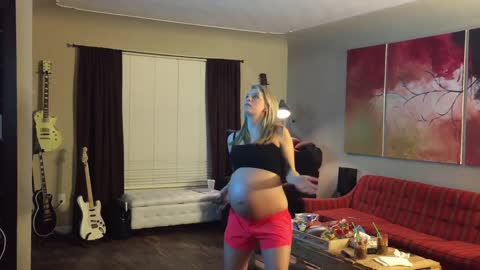 Expectant mom performs funny pregnancy dance on camera