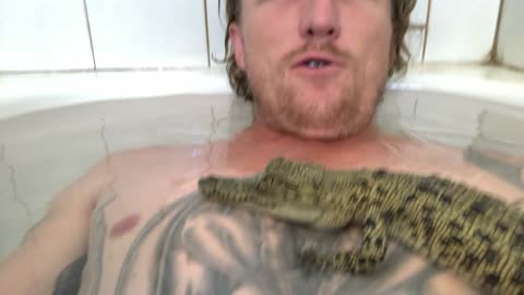 I Love to Have a Bath with Swampy