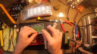 Changing a battery on a LED light Mod