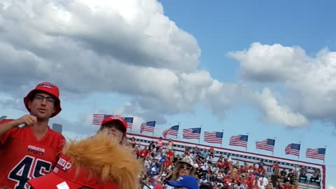 USA, USA, USA & CNN Sucks chants at Trump Rally