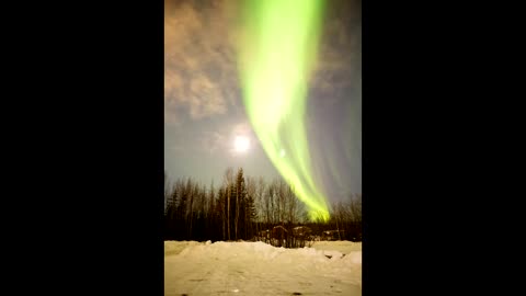 Beautiful Northern Lights (Aurora Borealis) Chasing Tour in Fairbanks, Alaska in April