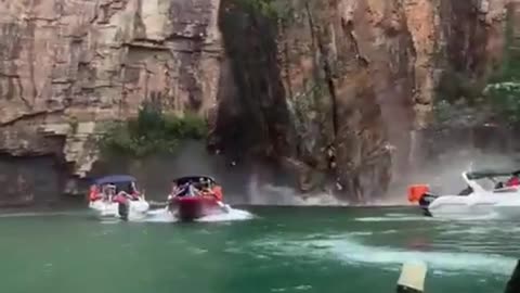 mountain crash in Brazil tourist boat? #shorts#brazil#tourist