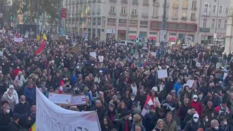 Nekonečné zástupy obyvatel Rakouska! Rakousko, Víděň