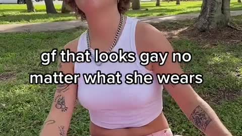 gf that wears lesbian flag clothes so people know she's gay