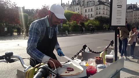How to Make a Crêpe (on the streets of Paris)