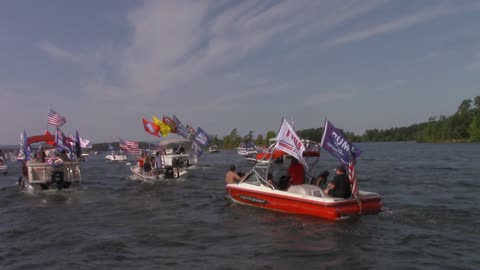 0404 Arkansas Trump Boat Parade Lake Ouachita. party barges