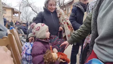 FLASHBACK 2022 🇷🇺 Russian and DPR servicemen evacuate civilians from Mariupol