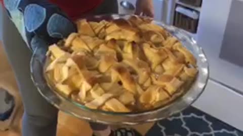 3-Year-Old Gives Adorable Apple Pie Making Tutorial