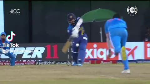 Cricket match highlight