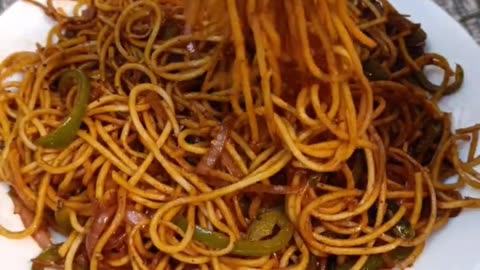 Chowmein recipe 🍜🍜 #shorts #chowmein #noodles #noodlesrecipe #noodle #chowmeinrecipe